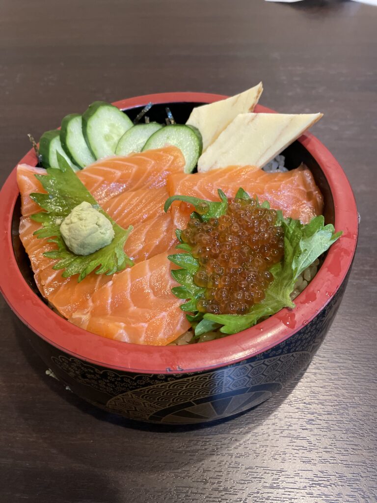 あいざわ　サーモンいくら丼２