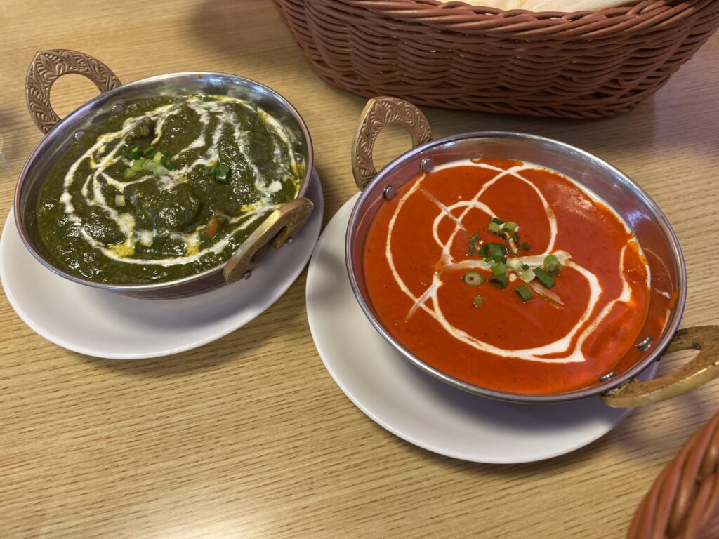 和光市　バガィチャ　ほうれん草チキンカレーとバターチキンカレー